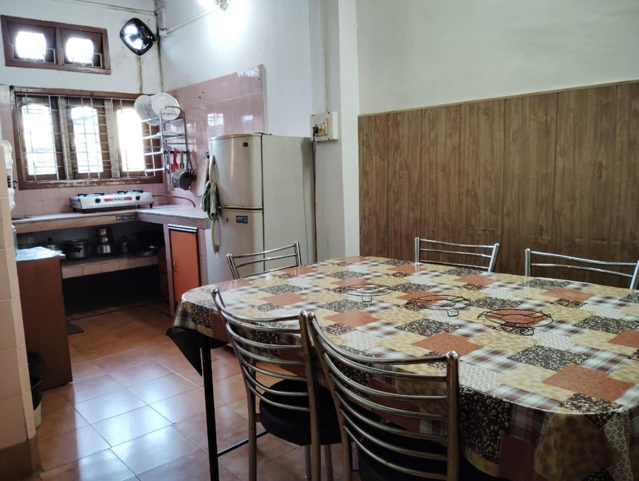 Amazing Homestay Гувахати Экстерьер фото