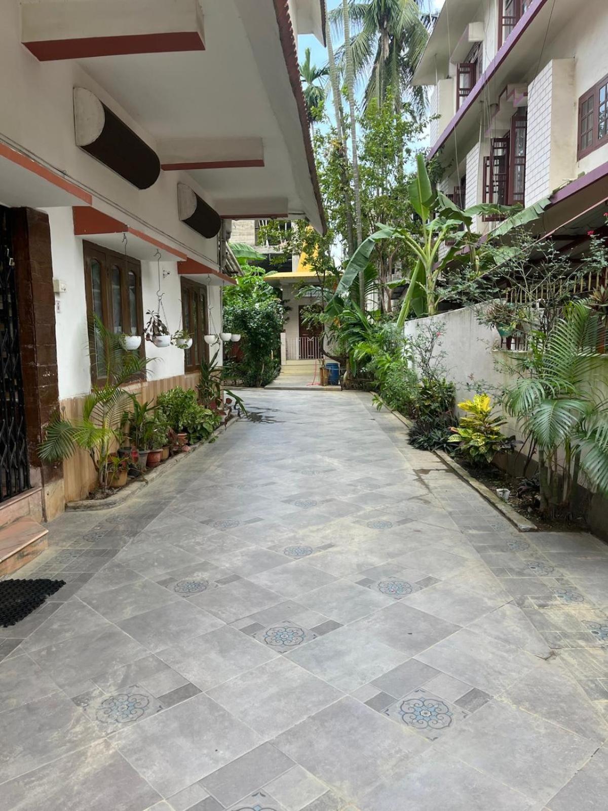 Amazing Homestay Гувахати Экстерьер фото