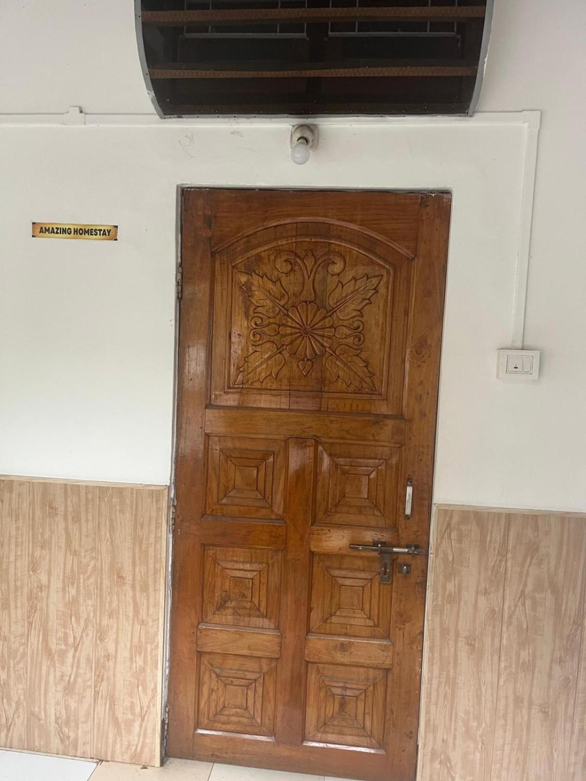 Amazing Homestay Гувахати Экстерьер фото