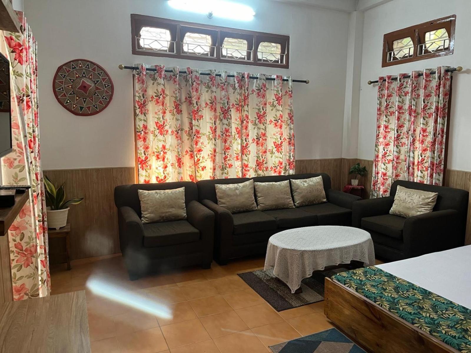 Amazing Homestay Гувахати Экстерьер фото