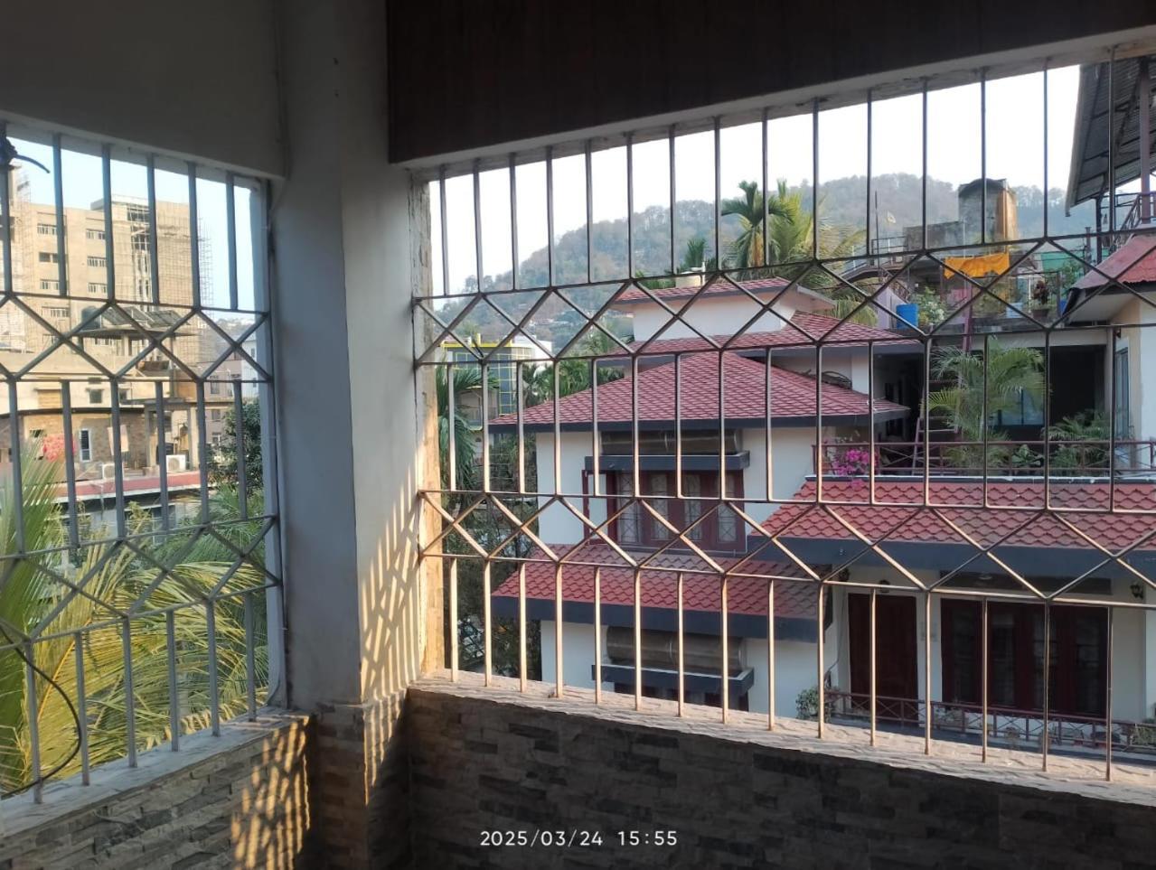 Amazing Homestay Гувахати Экстерьер фото